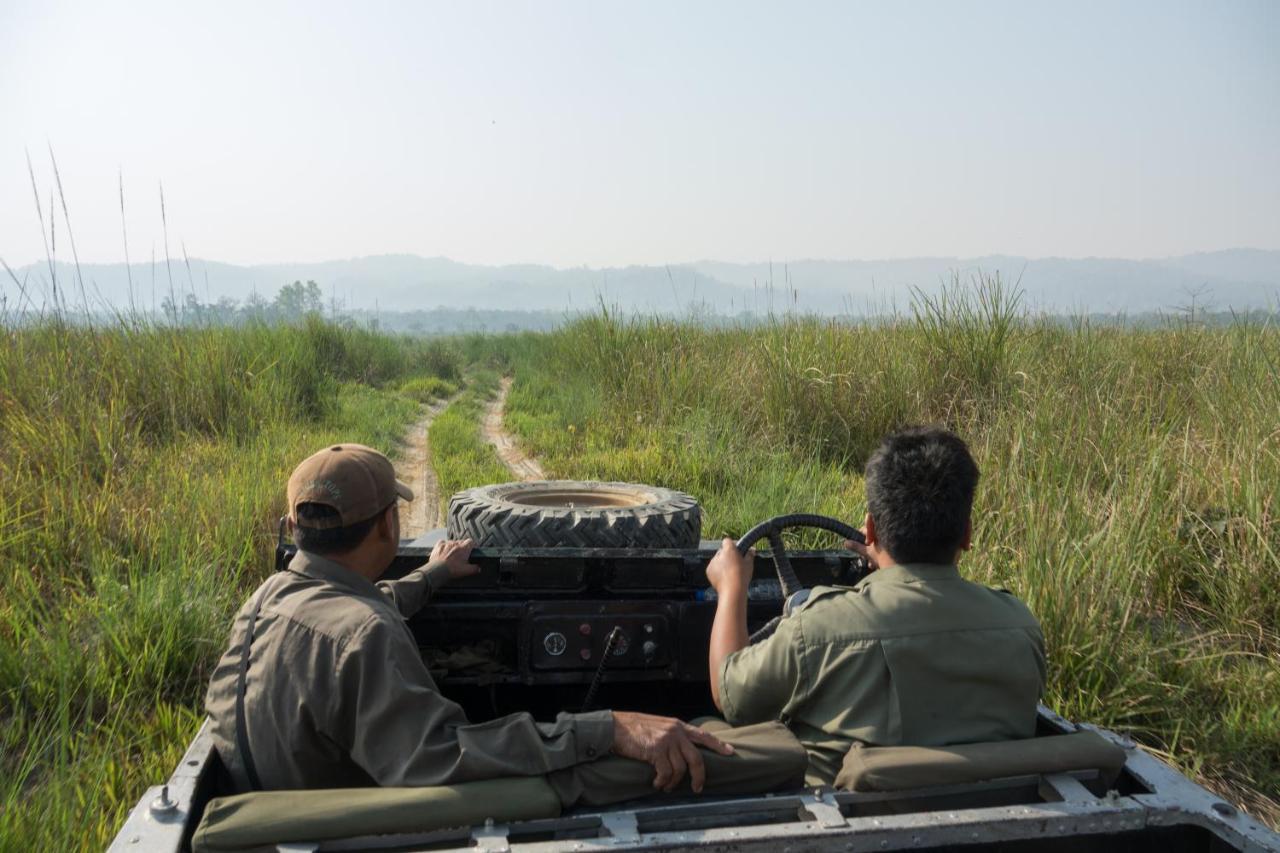 צ'יטוואן Tiger Tops Tharu Lodge מראה חיצוני תמונה